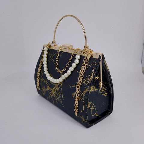 Hazel Chain Crossbody Bag 2.0 Black Color